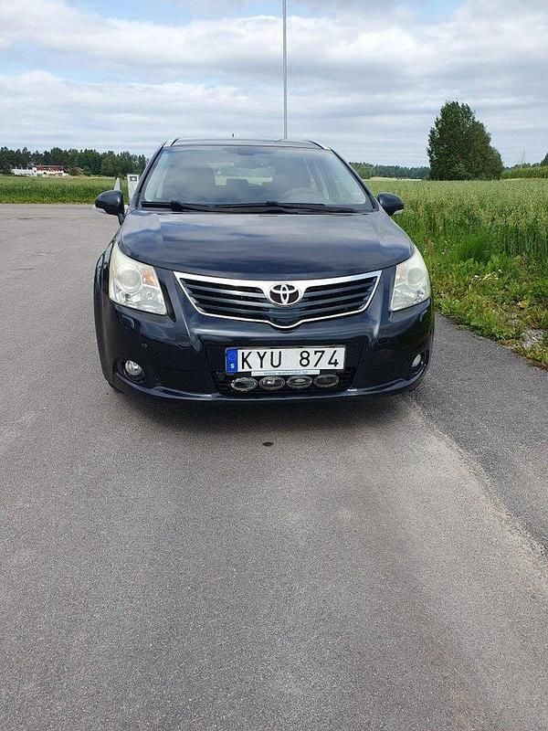 Blå Begagnad 2010 Toyota Avensis Business Edition Kombi | 69 900 kr (Marknadspris) - Bild 1/4