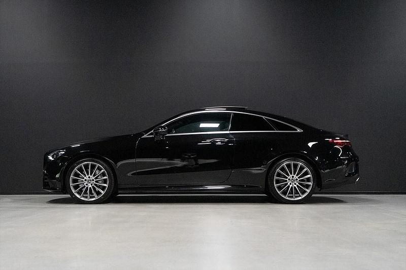 Begagnad Mercedes E450 Premium Plus 367 HK (269 kW) 2020 Svart Sportkupé