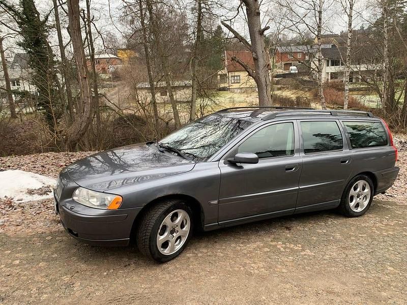 Begagnad 2006 Volvo V70 Kombi | 29 900 kr (Marknadspris) - Bild 1/4