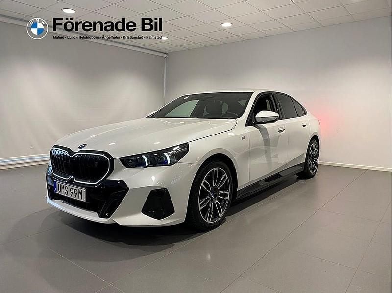 Begagnad BMW i5 M Sport 250 kW (340 HK) 2023 Vit Sedan