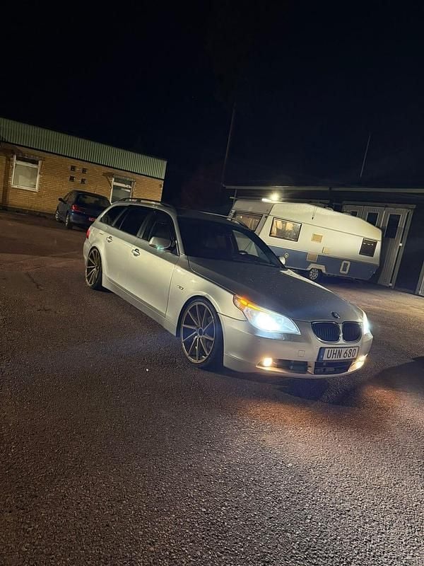 Begagnad 2007 BMW 520 Kombi | 47 900 kr (Marknadspris) - Bild 1/4