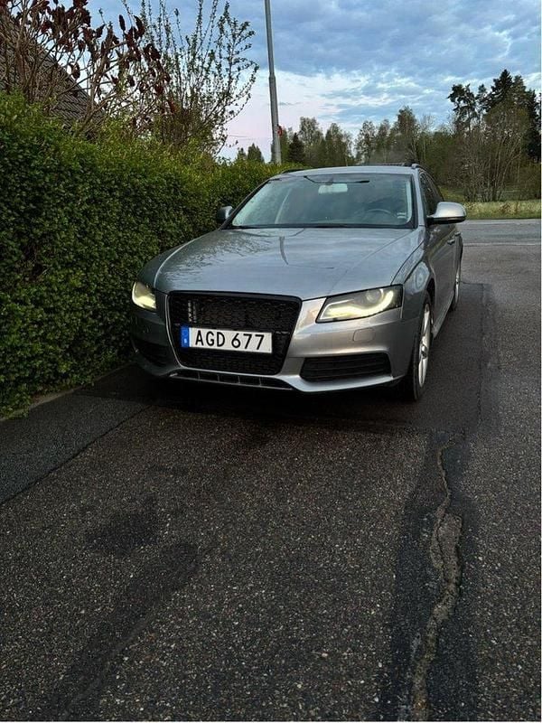 Grå Begagnad 2009 Audi A4 Kombi | 45 000 kr (Marknadspris) - Bild 1/4