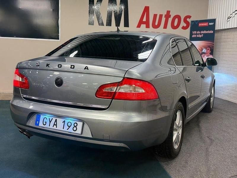 Begagnad Skoda Superb Elegance 140 HK (102 kW) 2008 Silver Halvkombi