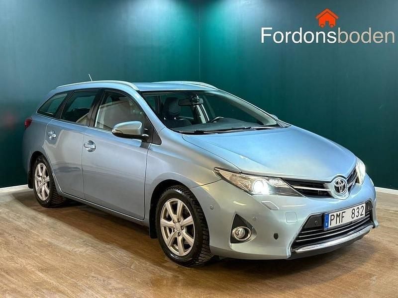 Begagnad Toyota Auris Touring Sports Executive 124 HK (91 kW) 2013 Ljusblå Kombi