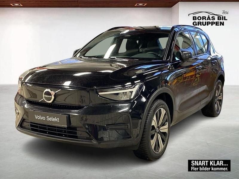 Svart Begagnad 2023 Volvo XC40 Core SUV | 314 000 kr - Bild 1/3