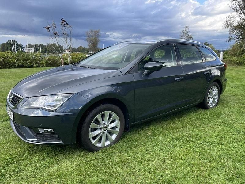 Grå Begagnad 2020 Seat Leon ST Style Kombi | 115 000 kr (Superpris) - Bild 1/4