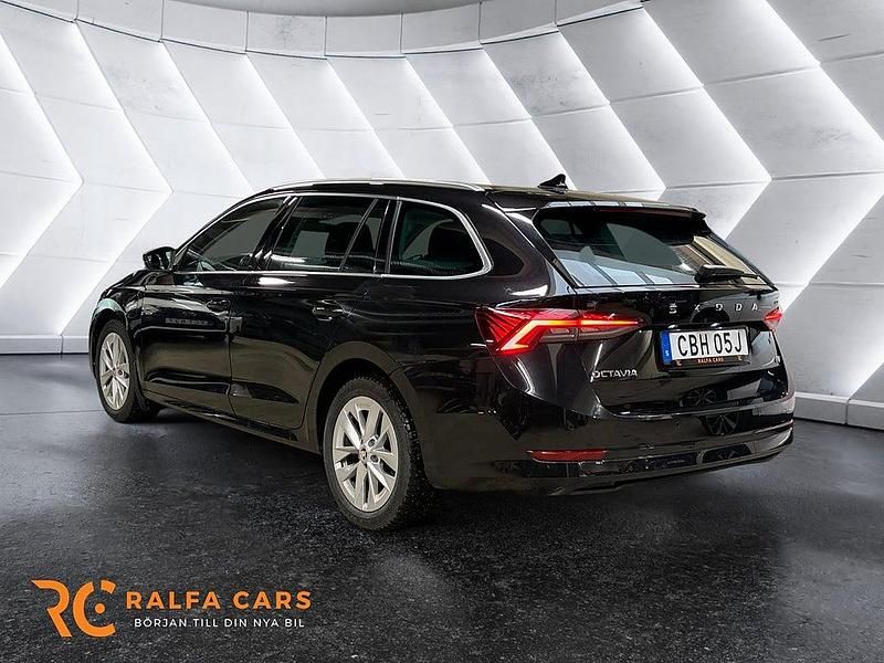 Begagnad Skoda Octavia Business Line 150 HK (110 kW) 2022 Svart Kombi