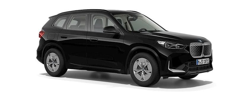 Svart Ny 2026 BMW iX1 Comfort Edition SUV | 583 600 kr (Marknadspris) - Bild 1/3