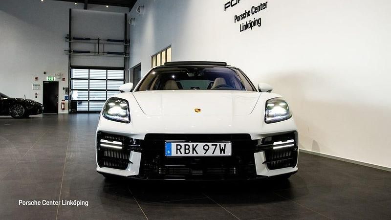 Begagnad Porsche Panamera 4 471 HK (346 kW) 2024 Vit Sedan