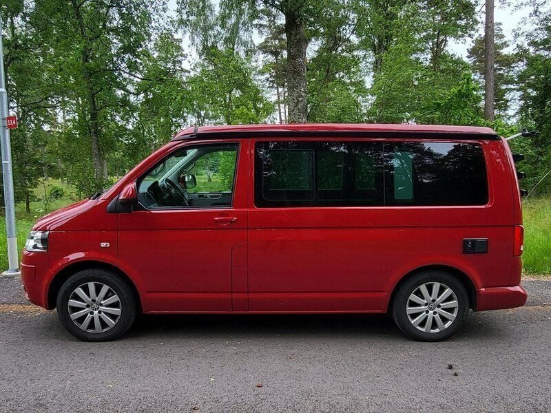 Röd Begagnad 2010 VW California Comfortline Van | 310 000 kr - Bild 1/1