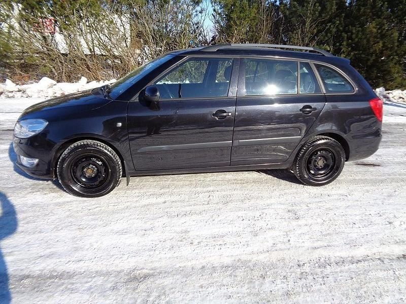 Begagnad Skoda Fabia Elegance 90 HK (66 kW) 2010 Svart Kombi