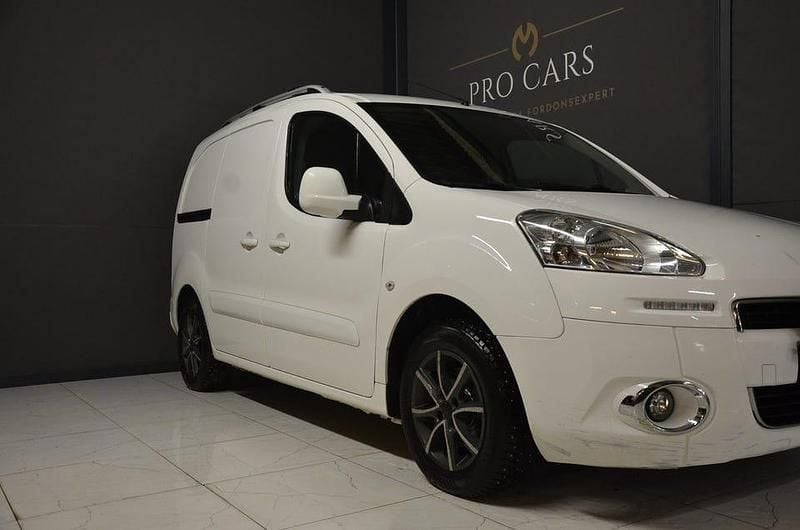 Begagnad Peugeot Partner 90 HK (66 kW) 2014 Vit Minibuss