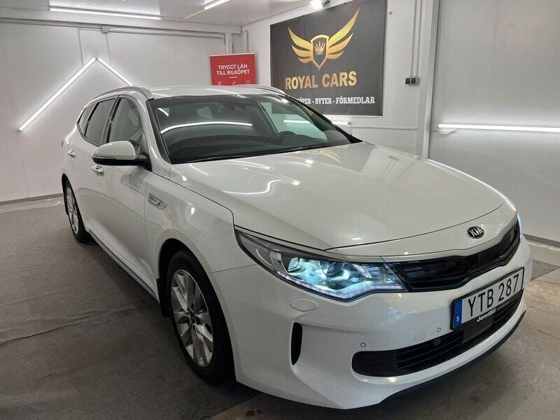 Vit Begagnad 2018 Kia Optima Hybrid 2 Sedan | 189 990 kr (Bra pris) - Bild 1/4