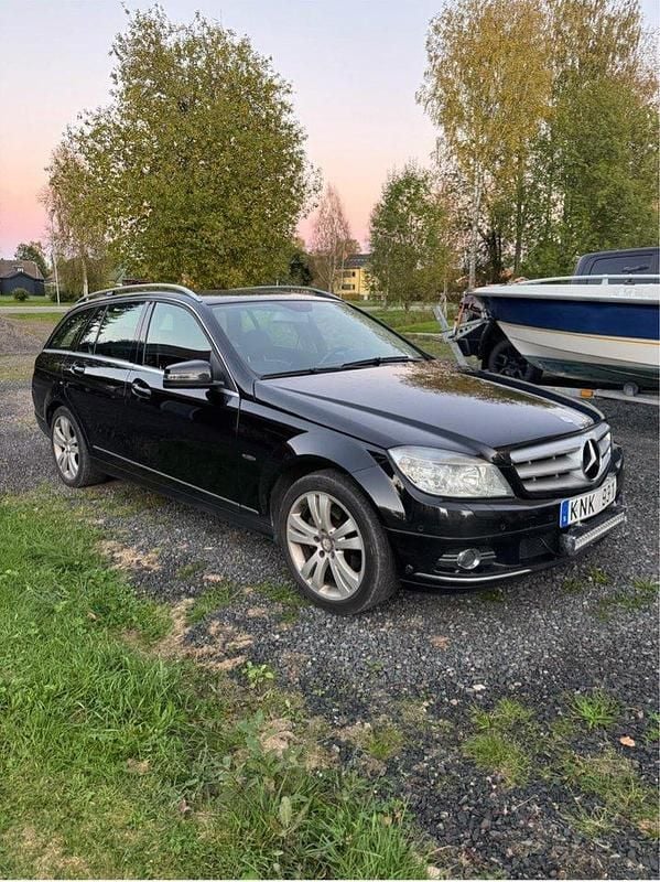 Svart Begagnad 2009 Mercedes C200 Avantgarde Kombi | 45 000 kr (Superpris) - Bild 1/3