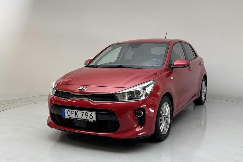 Röd Begagnad 2018 Kia Rio | 131 000 kr - Bild 1/4