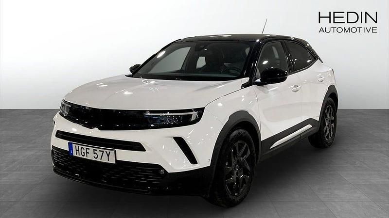 Vit Begagnad 2022 Opel Mokka-e GS Line SUV | 224 900 kr (Lite dyr) - Bild 1/4