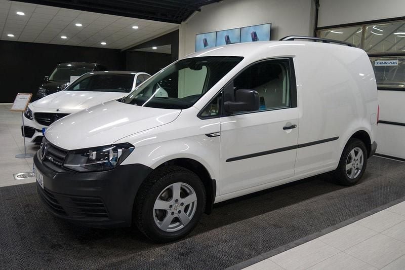 Vit Begagnad 2017 VW Caddy Minibuss | 109 000 kr (Marknadspris) - Bild 1/4