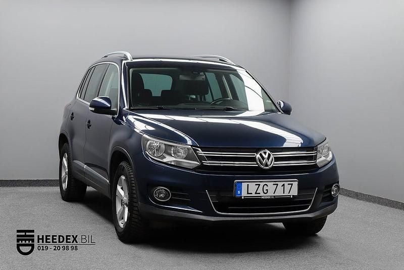 Begagnad VW Tiguan Sportline 140 HK (102 kW) 2011 Night blue metallic SUV