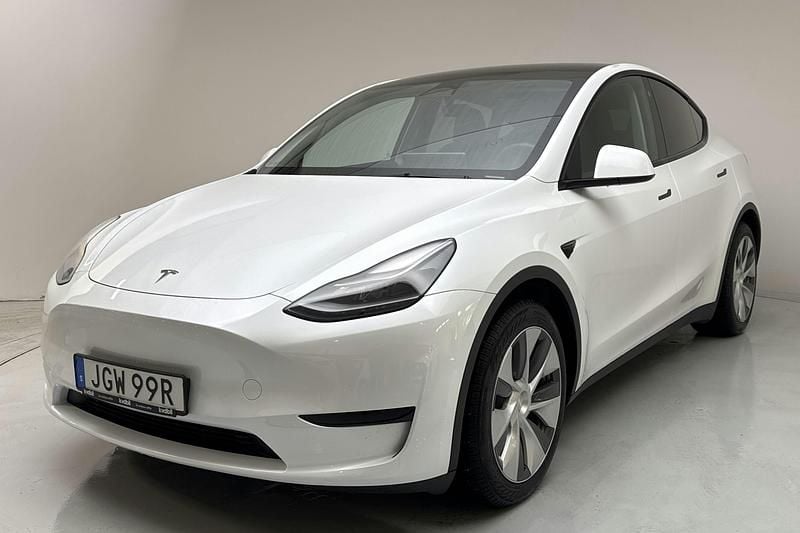 Vit Begagnad 2023 Tesla Model Y SUV | 339 000 kr - Bild 1/4