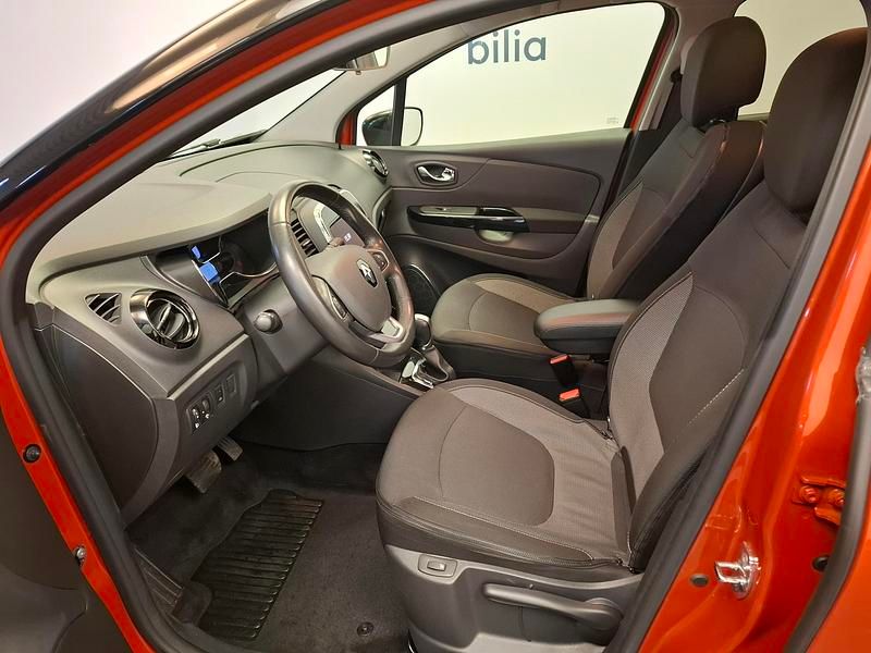 Begagnad Renault Captur Dynamique 120 HK (88 kW) 2017 Flerfärgad SUV