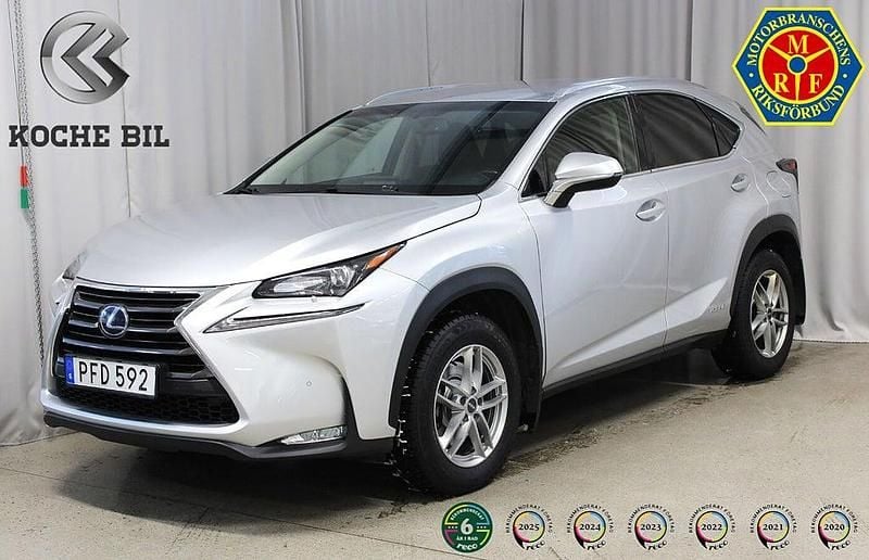 Silver Begagnad 2017 Lexus NX300h Business Edition SUV | 209 900 kr (Marknadspris) - Bild 1/3