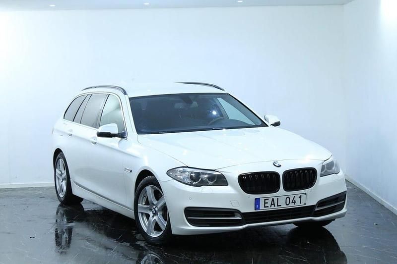 Vit Begagnad 2014 BMW 520 Kombi | 117 900 kr (Marknadspris) - Bild 1/4