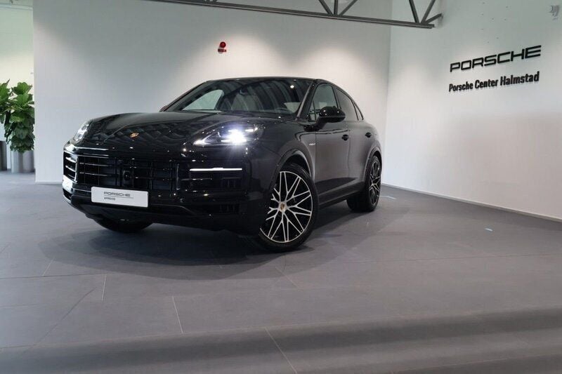 Svart (black) Begagnad 2024 Porsche Cayenne SUV | 1 340 000 kr (Marknadspris) - Bild 1/4