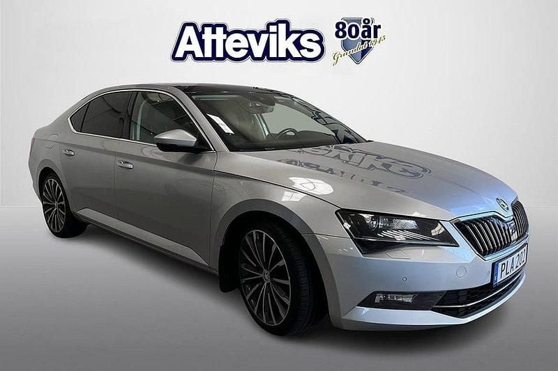 Silver Begagnad 2017 Skoda Superb LAURIN & KLEMENT Halvkombi | 194 900 kr (Marknadspris) - Bild 1/4