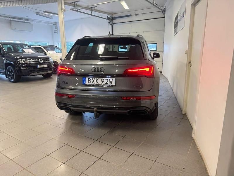 Begagnad Audi Q5 S-Line 204 HK (150 kW) 2023 Grå SUV