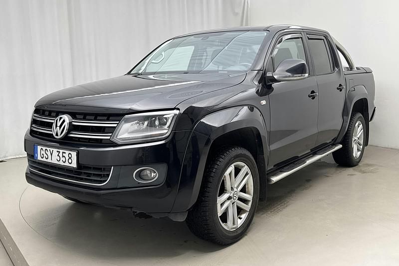 Svart Begagnad 2015 VW Amarok Pickup | 223 000 kr (Marknadspris) - Bild 1/4