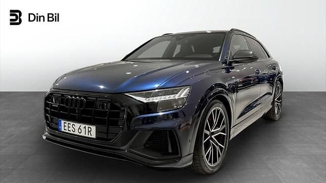 Blå Begagnad 2022 Audi Q8 S-Line SUV | 689 000 kr (Marknadspris) - Bild 1/4