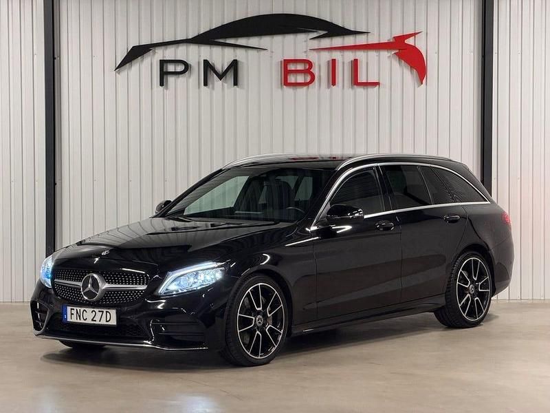 Svart Begagnad 2020 Mercedes C300 AMG Kombi | 319 900 kr (Marknadspris) - Bild 1/4