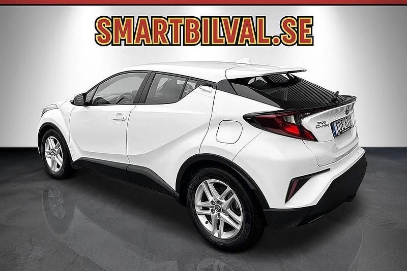 Begagnad Toyota C-HR Active 122 HK (89 kW) 2022 Vit SUV