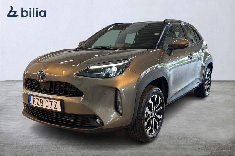 Grön Ny 2025 Toyota Yaris Cross Active SUV | 333 800 kr (Marknadspris) - Bild 1/4