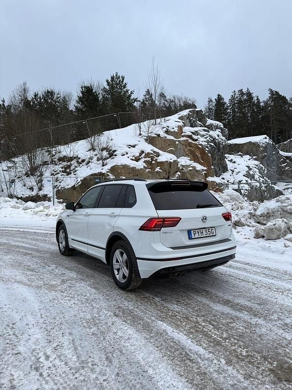 Begagnad VW Tiguan R-line 190 HK (139 kW) 2020 SUV