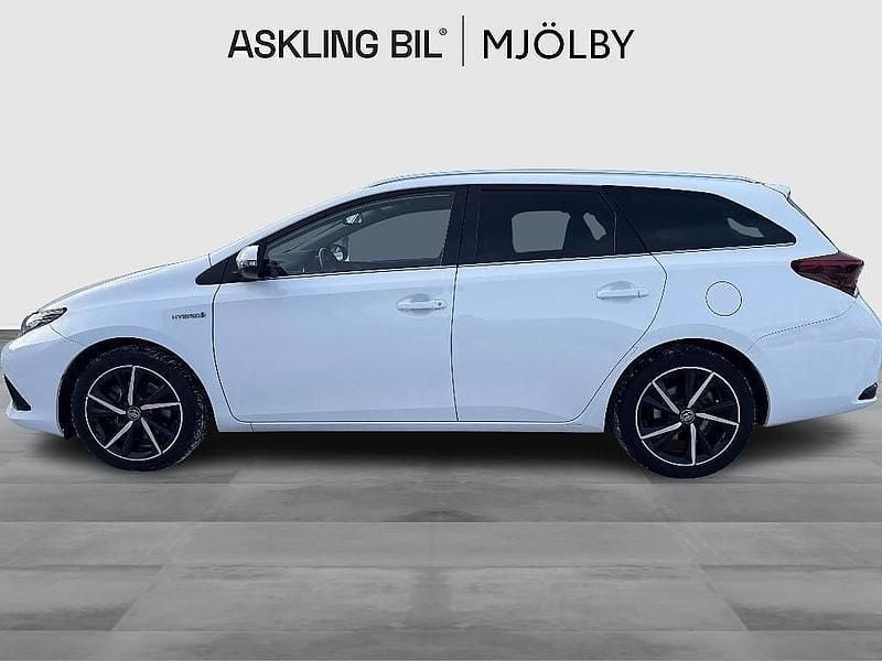 Begagnad Toyota Auris Touring Sports Edition 136 HK (100 kW) 2018 Vit Kombi