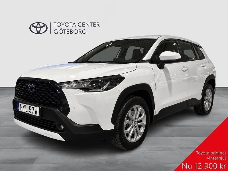 Vit Begagnad 2022 Toyota Corolla Cross Active SUV | 319 900 kr (Marknadspris) - Bild 1/2