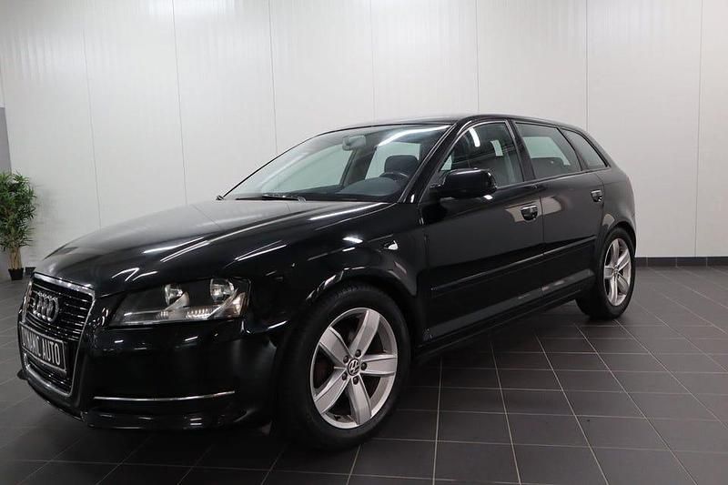 Begagnad Audi A3 Attraction 105 HK (77 kW) 2011 Svart Halvkombi