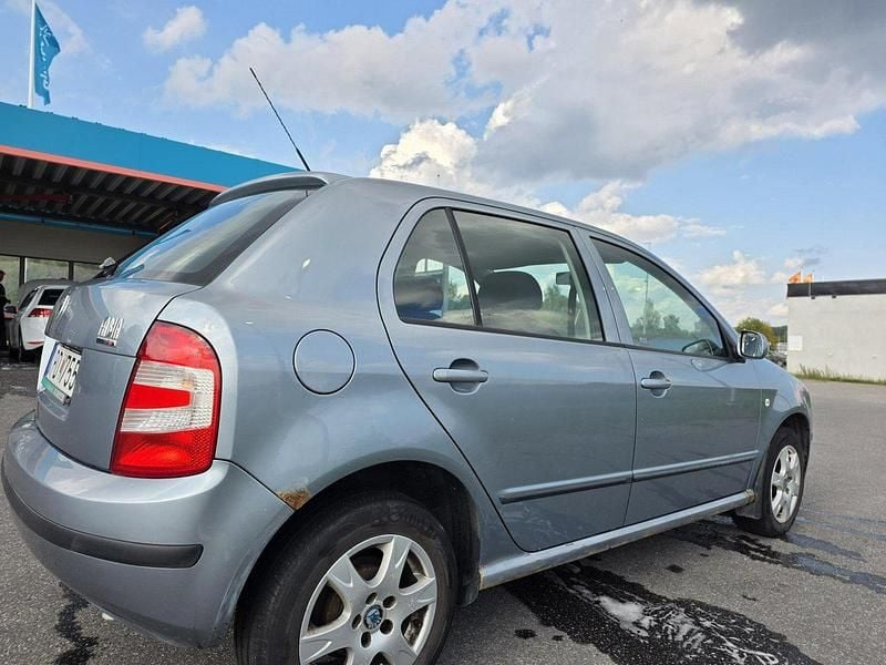 Grå Begagnad 2006 Skoda Fabia Halvkombi | 6 500 kr (Superpris) - Bild 1/4