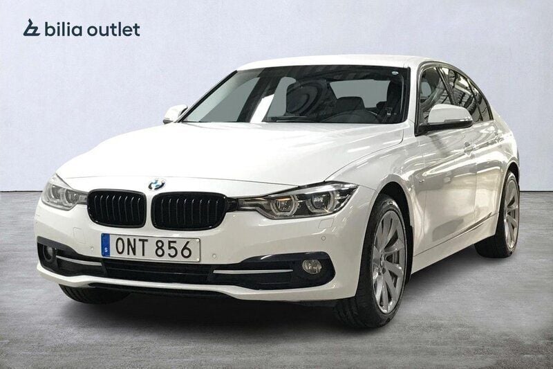 Vit Begagnad 2015 BMW 320 Sport Line Sedan | 219 900 kr (Marknadspris) - Bild 1/3