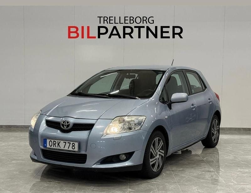 Ljusblå Begagnad 2007 Toyota Auris Halvkombi | 24 900 kr (Bra pris) - Bild 1/4