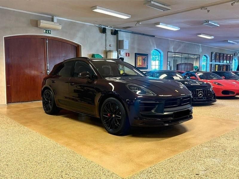 Begagnad Porsche Macan GTS 441 HK (324 kW) 2023 Mörkröd SUV