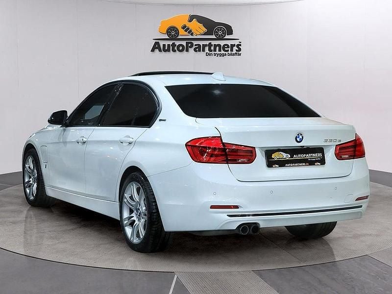 Begagnad BMW 330e iPerformance 184 HK (135 kW) 2017 Vit Sedan