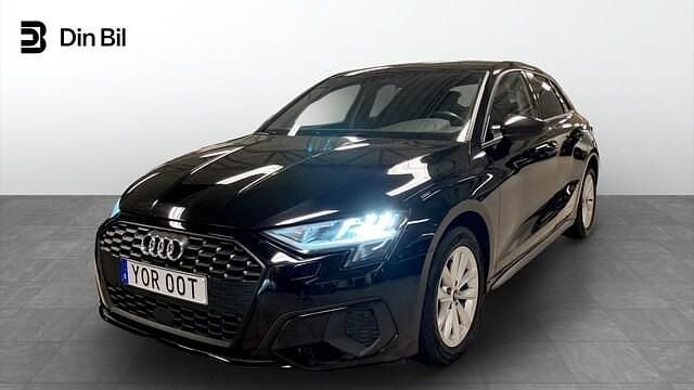 Brilliantsvart Begagnad 2023 Audi A3 Proline Sedan | 249 000 kr (Bra pris) - Bild 1/4