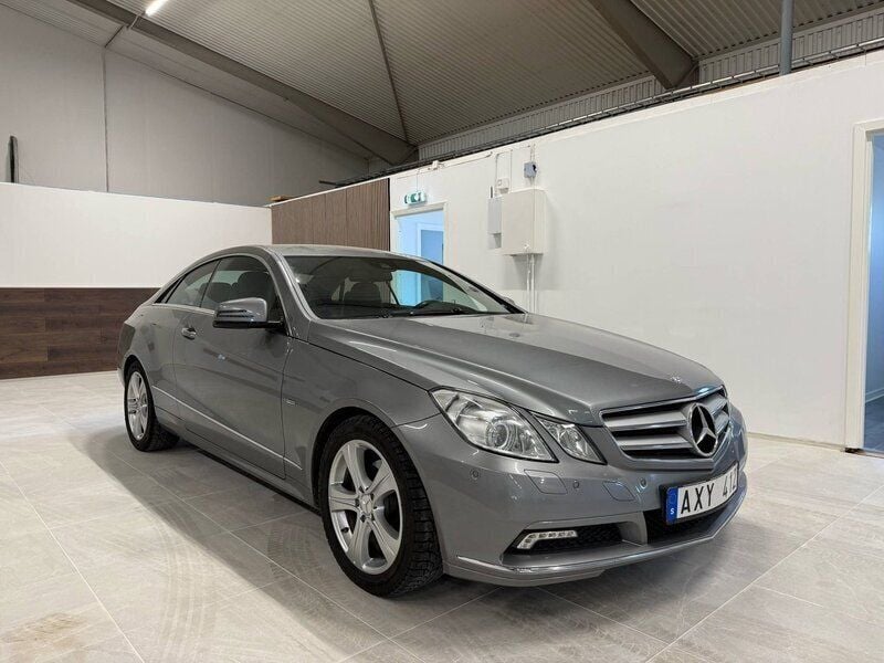Silver Begagnad 2010 Mercedes E250 Sportkupé | 138 500 kr (Lite dyr) - Bild 1/4
