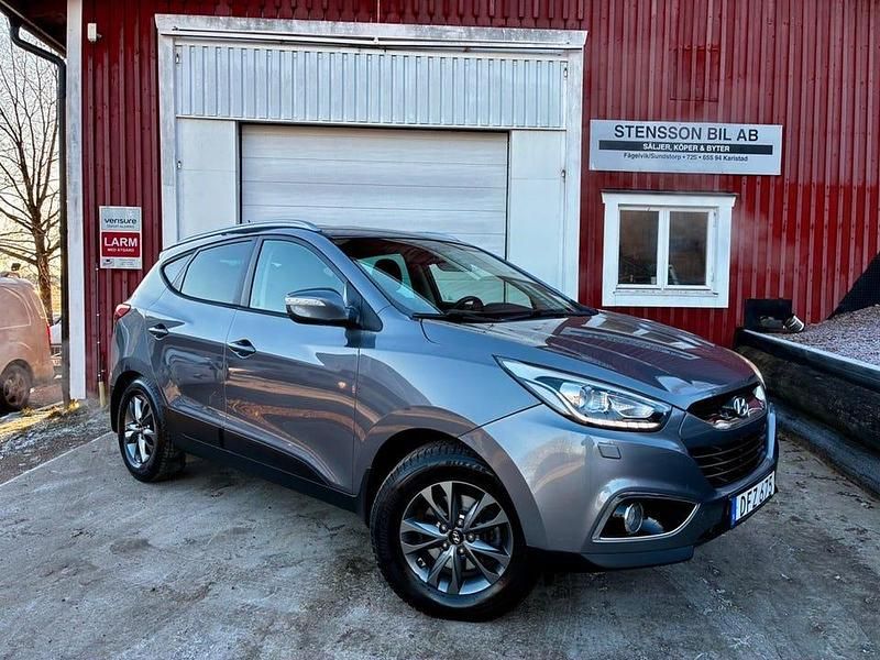 Grå Begagnad 2014 Hyundai ix35 Premium SUV | 89 500 kr (Marknadspris) - Bild 1/4