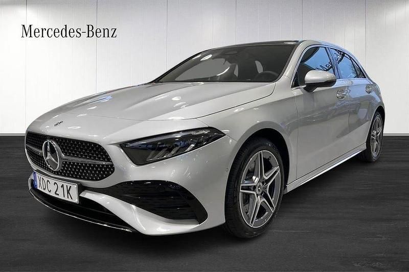 Silver Begagnad 2024 Mercedes A250 Advanced Plus Halvkombi | 379 900 kr (Lite dyr) - Bild 1/4