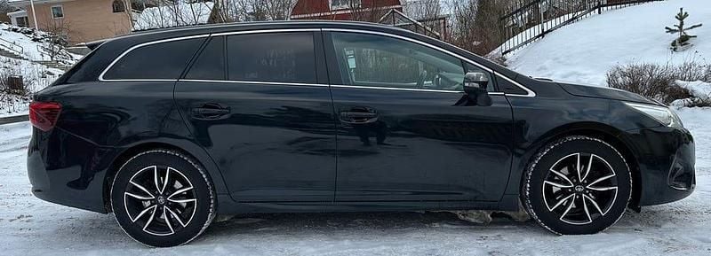 Begagnad 2018 Toyota Avensis Multidrive S Kombi | 168 000 kr (Marknadspris) - Bild 1/4