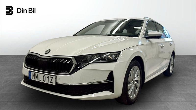 Vit Begagnad 2025 Skoda Octavia Selection Kombi | 309 900 kr (Marknadspris) - Bild 1/4