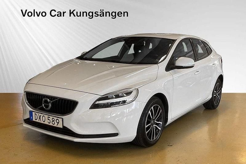 Vit Begagnad 2016 Volvo V40 Business Edition Kombi | 149 900 kr (Marknadspris) - Bild 1/4